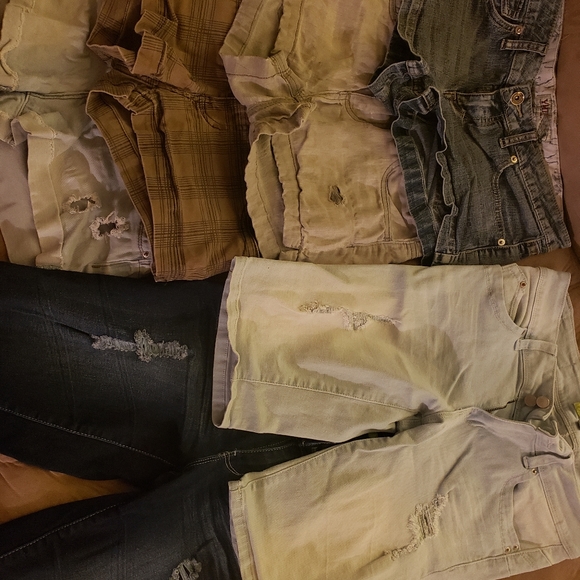 Girls size 8 and 10/12 clothes size 3 shoes - Picture 3 of 15